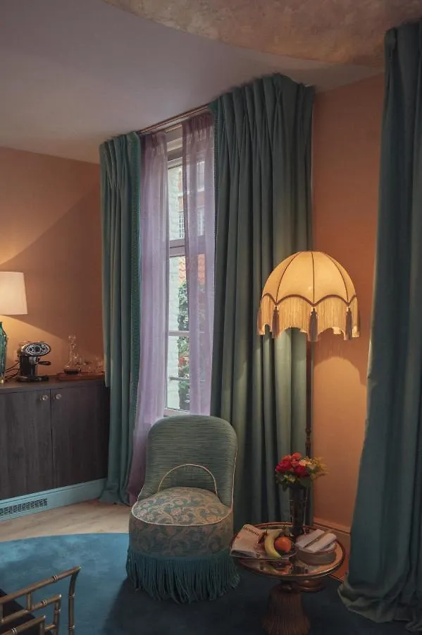 Flora Hotel Antwerp 0*,