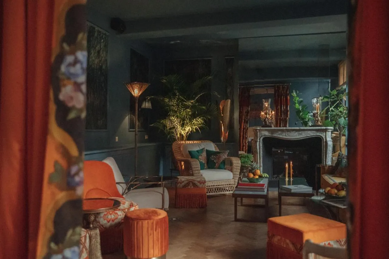 Flora Hotel Antwerp 0*,