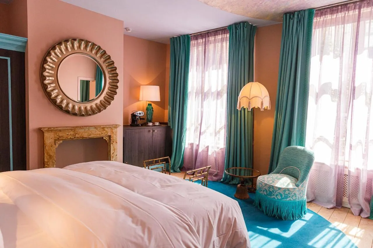 Flora Hotel Antwerp 0*,